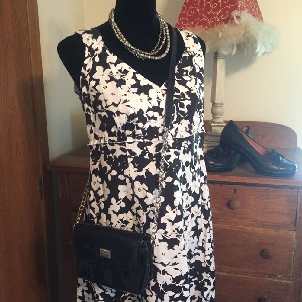 Liz Claiborne Villager black & white linen dress